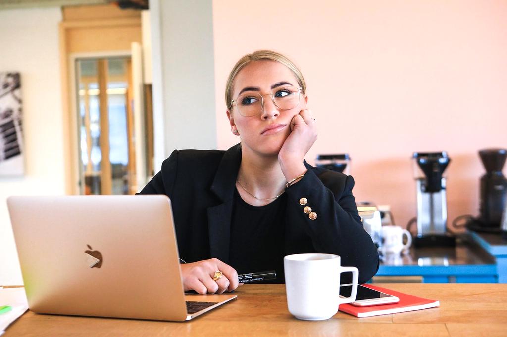 Global network visualization showing neural interface connections across continents with data flow indicators